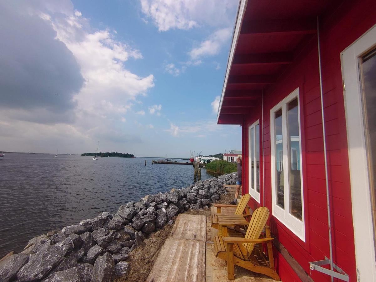 Waterhuisjes Op De Pier Van Lauwersmeerplezier! Lauwersoog Esterno foto